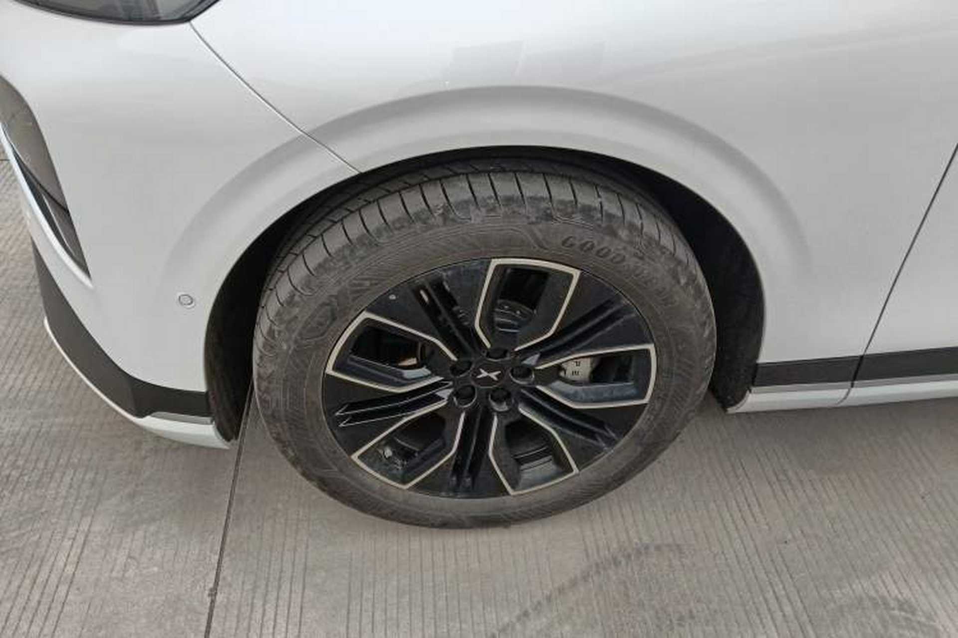 Used XPeng G9 2025 625 Long-Range Max Exterior 4