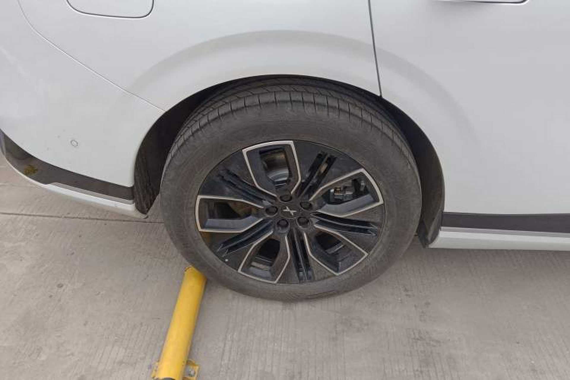 Used XPeng G9 2025 625 Long-Range Max Exterior 5