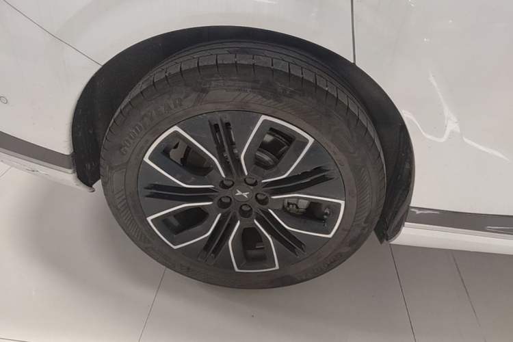 Used XPeng G9 2025 625 Long-Range Max Exterior 5