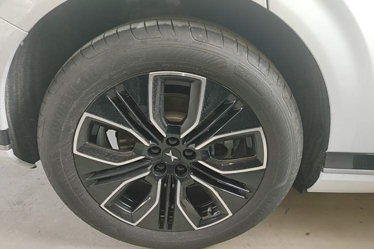 Used XPeng G9 2025 625 Long-Range Max Exterior 5