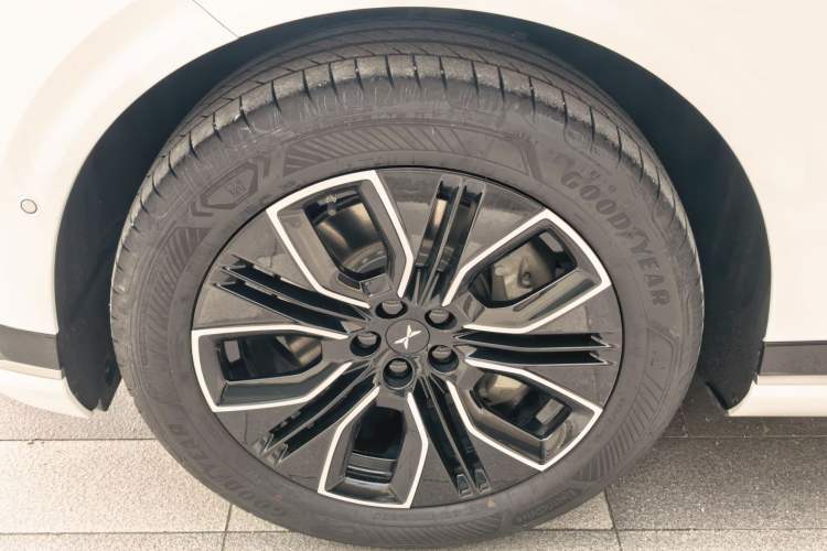 Used XPeng G9 2025 625 Long-Range Max Exterior 7