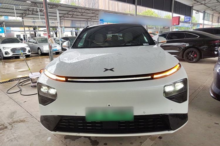 Used XPeng G9 2025 725 with Ultra-Long Range Max Front