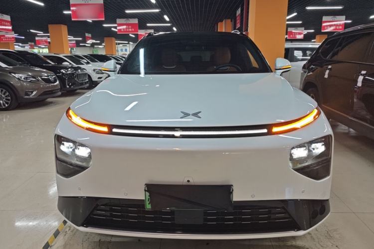 Used XPeng G9 2025 725 with Ultra-Long Range Max Front