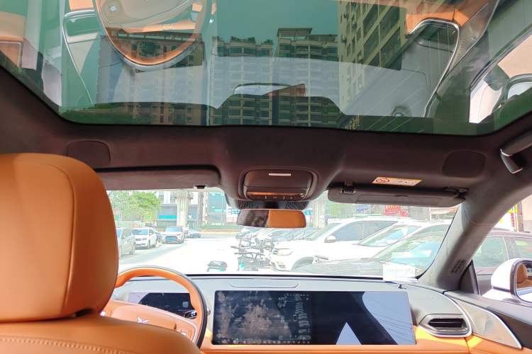 Used XPeng G9 2025 725 with Ultra-Long Range Max Headliner