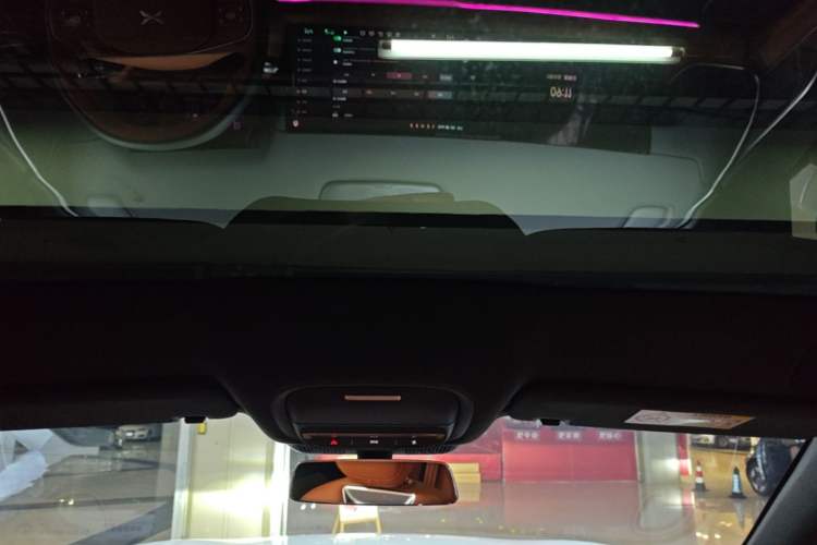 Used XPeng G9 2025 725 with Ultra-Long Range Max Headliner