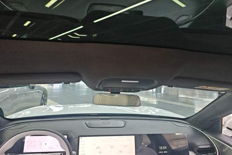 Used XPeng G9 2025 725 with Ultra-Long Range Max Headliner