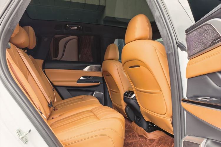 Used XPeng G9 2025 625 Long-Range Max Interior 10