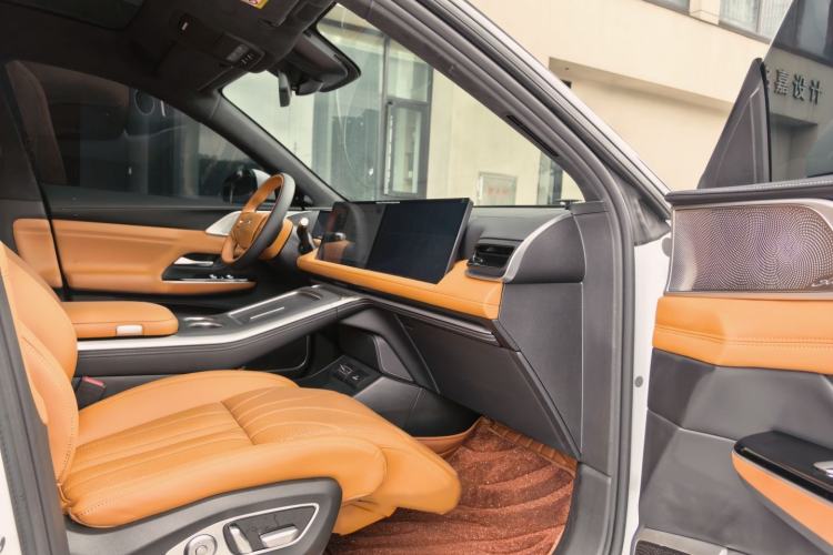 Used XPeng G9 2025 625 Long-Range Max Interior 11