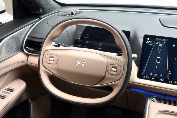 Used XPeng G9 2025 625 Long-Range Max Interior 4