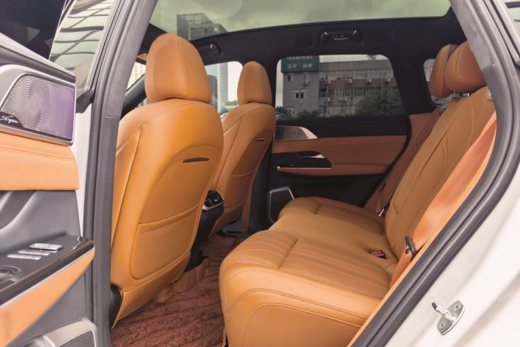 Used XPeng G9 2025 625 Long-Range Max Interior 4