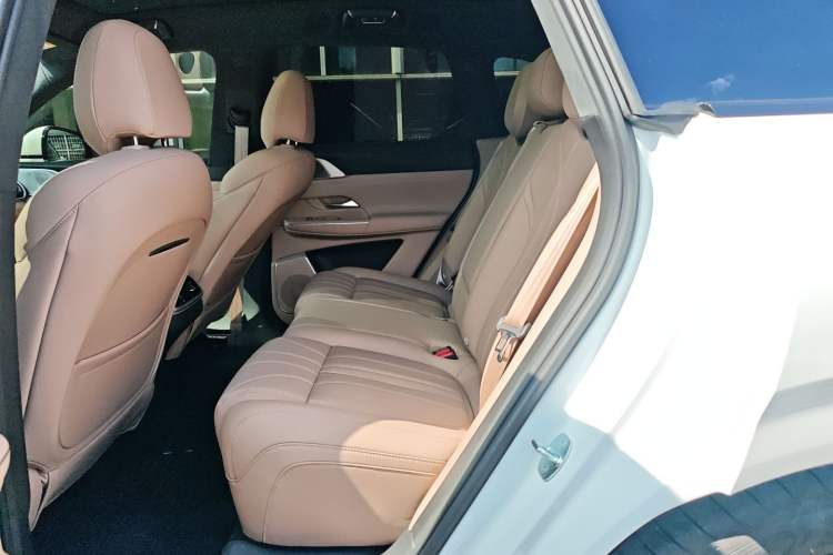 Used XPeng G9 2025 625 Long-Range Max Interior 4