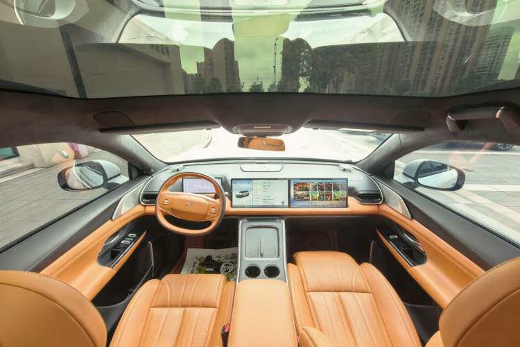 Used XPeng G9 2025 625 Long-Range Max Interior 5