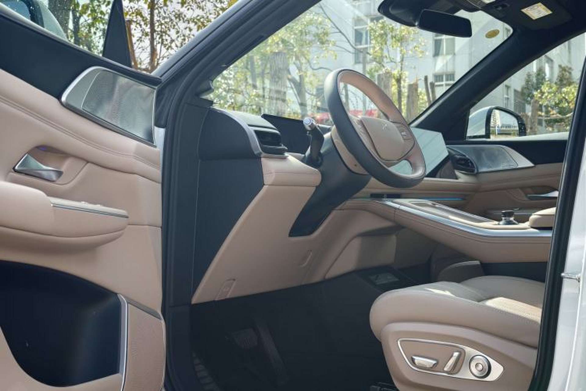 Used XPeng G9 2025 625 Long-Range Max Interior 5