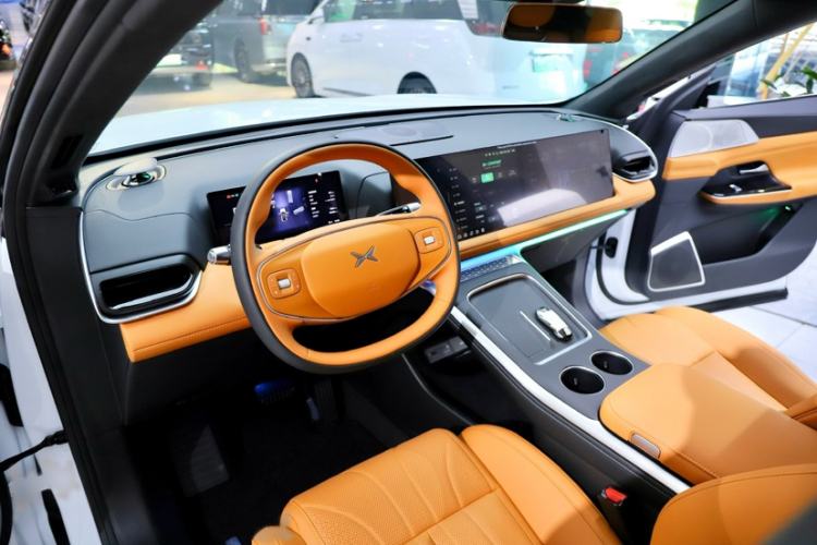 Used XPeng G9 2025 625 Long-Range Max Interior 8
