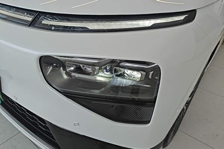 Used XPeng G9 2025 725 with Ultra-Long Range Max Left Front Headlight