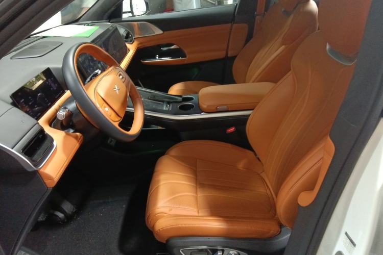 Used XPeng G9 2025 625 Long-Range Max Left Front Seat