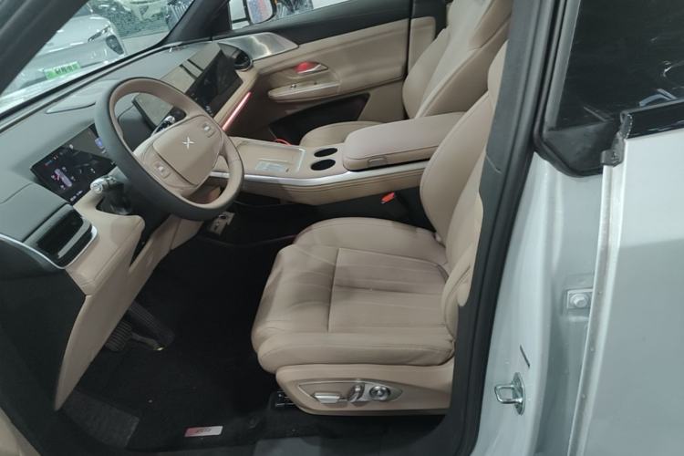 Used XPeng G9 2025 625 Long-Range Max Left Front Seat