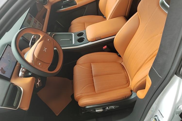 Used XPeng G9 2025 625 Long-Range Max Left Front Seat