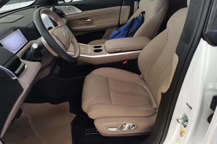 Used XPeng G9 2025 625 Long-Range Max Left Front Seat
