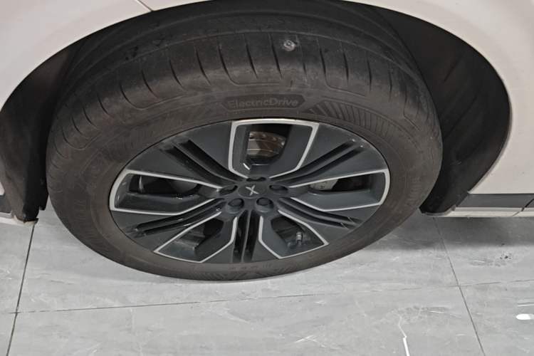 Used XPeng G9 2025 625 Long-Range Max Left Front Wheel Hub