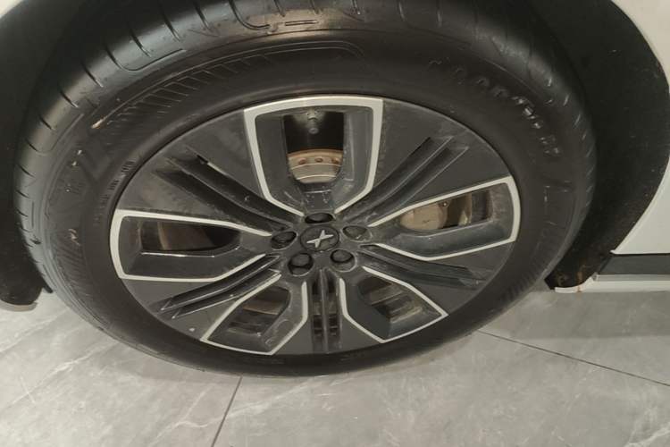 Used XPeng G9 2025 625 Long-Range Max Left Front Wheel Hub