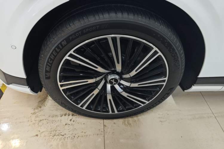 Used XPeng G9 2025 725 with Ultra-Long Range Max Left Front Wheel Hub