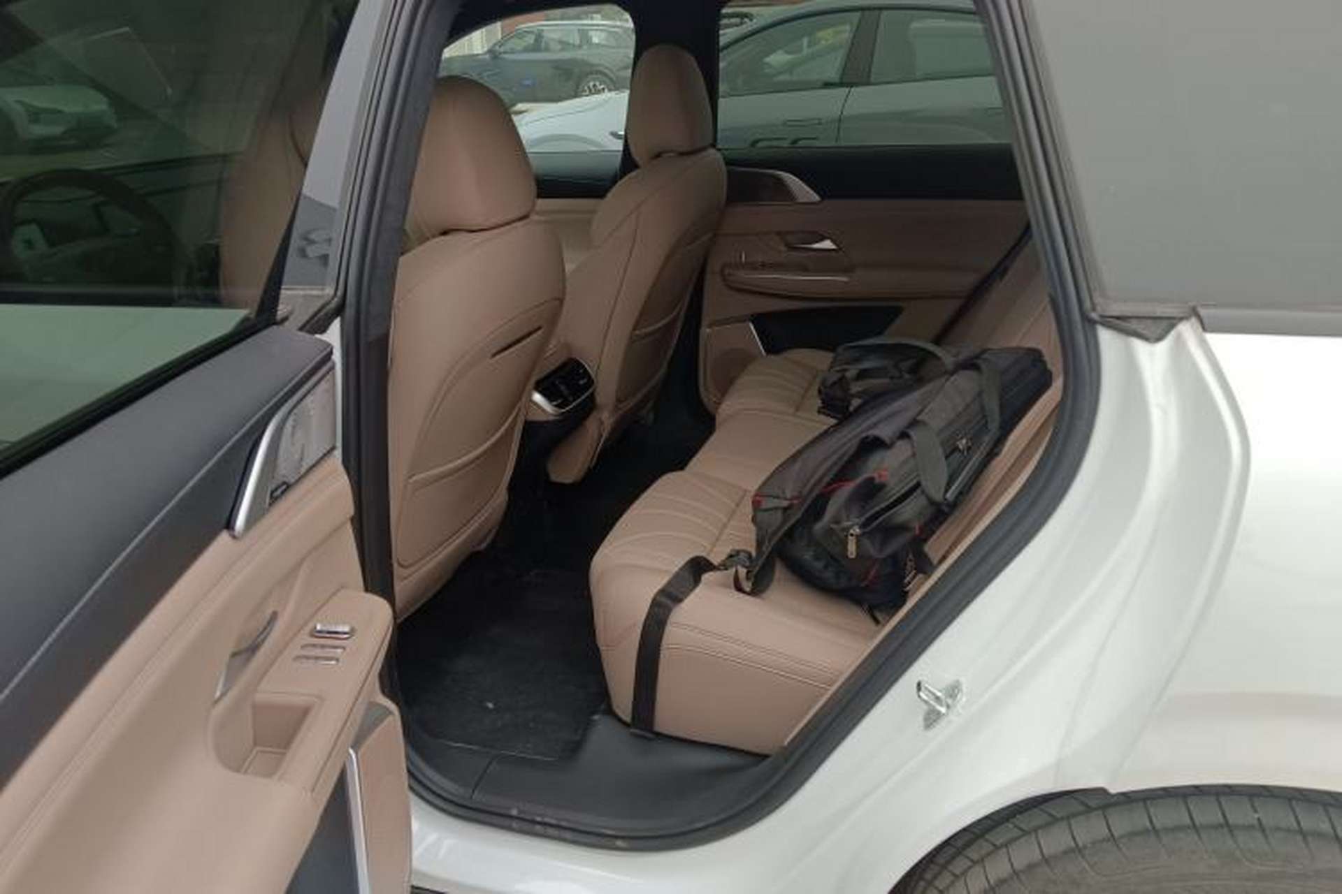 Used XPeng G9 2025 625 Long-Range Max Left Rear Seat