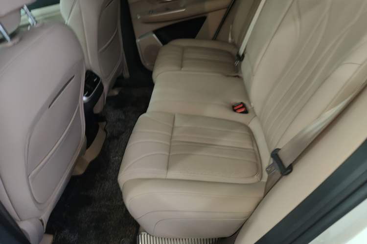 Used XPeng G9 2025 725 with Ultra-Long Range Max Left Rear Seat