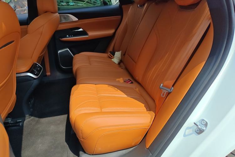 Used XPeng G9 2025 725 with Ultra-Long Range Max Left Rear Seat