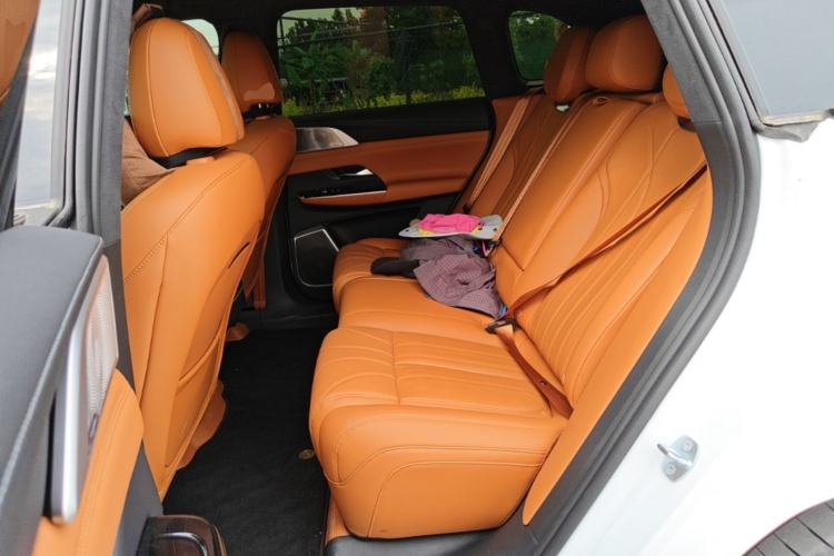 Used XPeng G9 2025 725 with Ultra-Long Range Max Left Rear Seat