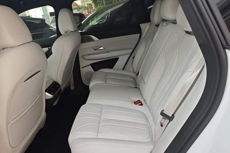 Used XPeng G9 2025 680 Ultra-Long Range All-Wheel Drive Max Left Rear Seat