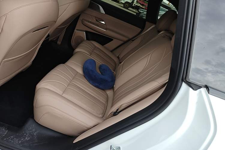 Used XPeng G9 2025 625 Long-Range Max Left Rear Seat