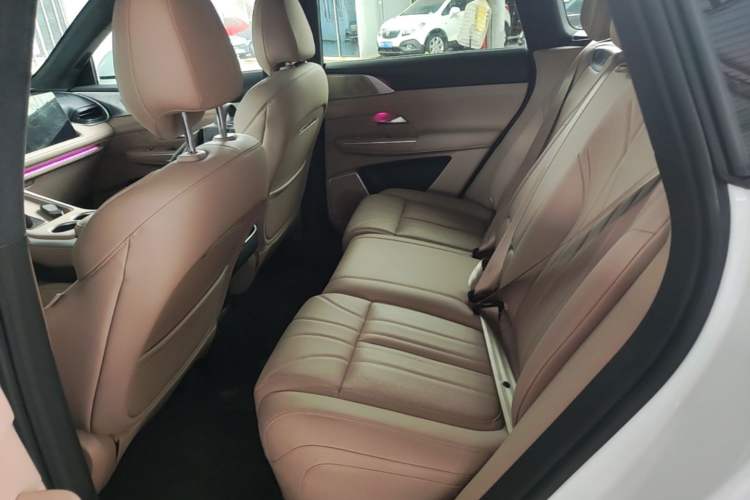 Used XPeng G9 2025 725 with Ultra-Long Range Max Left Rear Seat