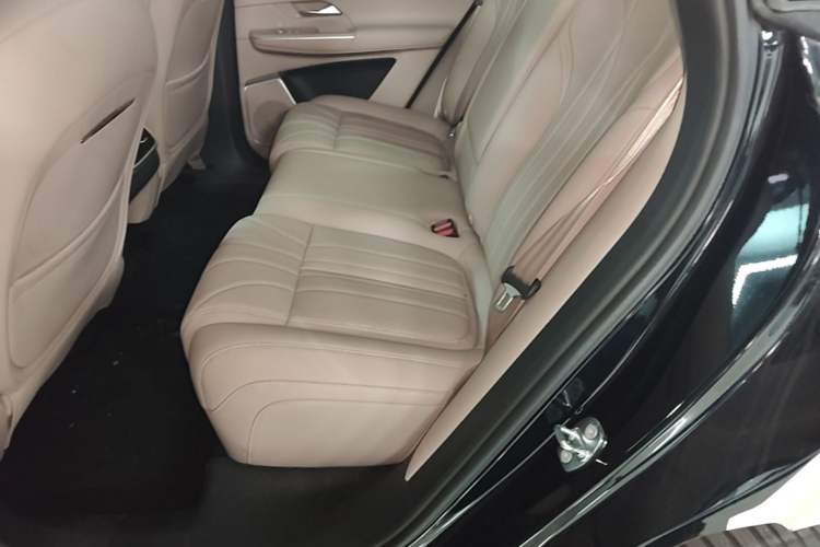 Used XPeng G9 2025 625 Long-Range Max Left Rear Seat