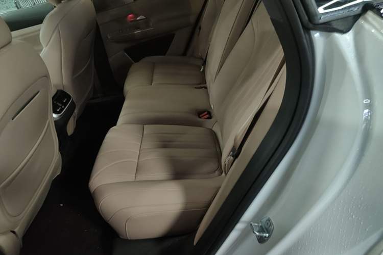 Used XPeng G9 2025 625 Long-Range Max Left Rear Seat