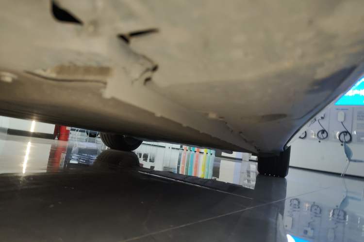 Used XPeng G9 2025 725 with Ultra-Long Range Max Left Side Sill