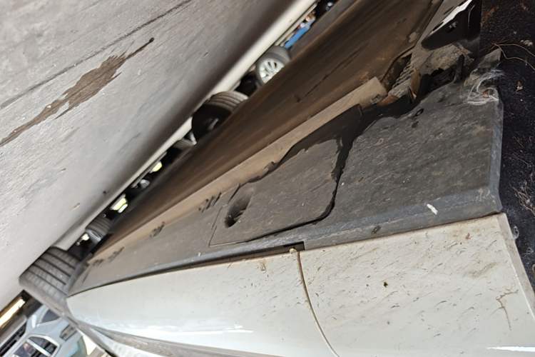 Used XPeng G9 2025 625 Long-Range Max Left Side Sill