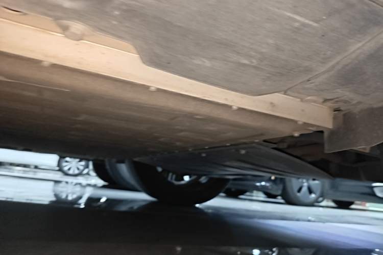 Used XPeng G9 2025 625 Long-Range Max Left Side Sill