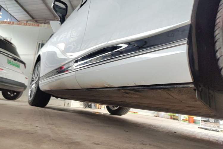 Used XPeng G9 2025 725 with Ultra-Long Range Max Left Side Sill