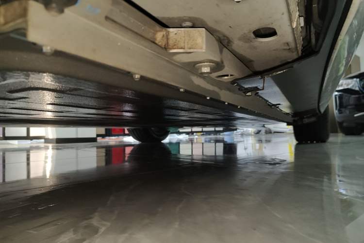 Used XPeng G9 2025 625 Long-Range Max Left Side Sill