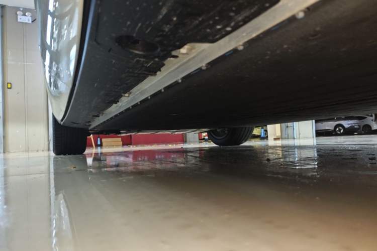 Used XPeng G9 2025 725 with Ultra-Long Range Max Left Side Sill
