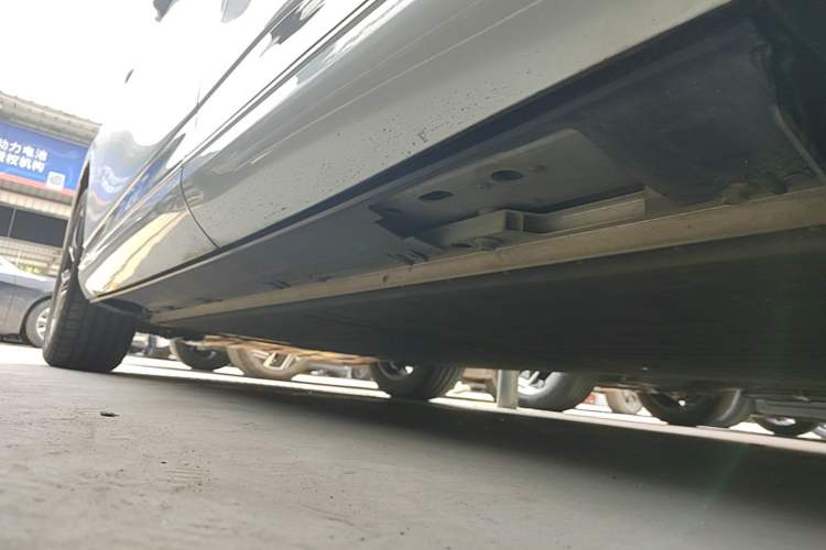 Used XPeng G9 2025 625 Long-Range Max Left Side Sill