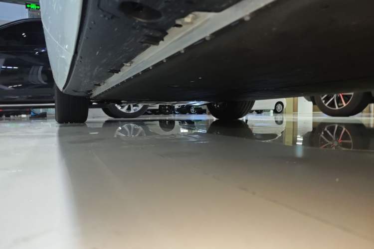Used XPeng G9 2025 725 with Ultra-Long Range Max Left Side Sill