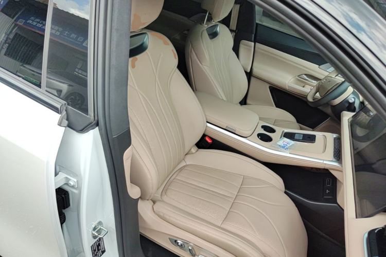 Used XPeng G9 2025 625 Long-Range Max Right Front Seat