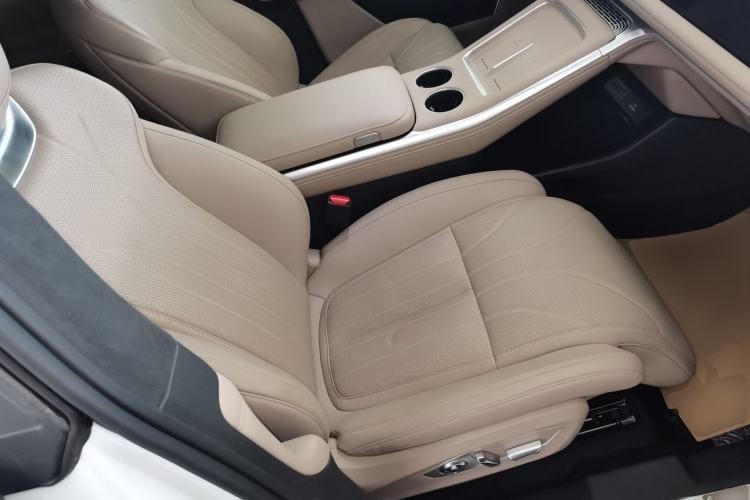 Used XPeng G9 2025 625 Long-Range Max Right Front Seat
