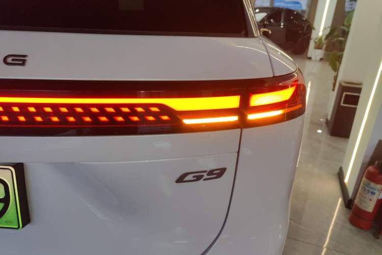 Used XPeng G9 2025 725 with Ultra-Long Range Max Right Rear Taillight
