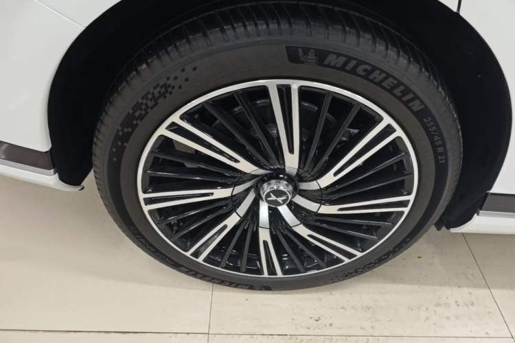 Used XPeng G9 2025 725 with Ultra-Long Range Max Right Rear Wheel Hub