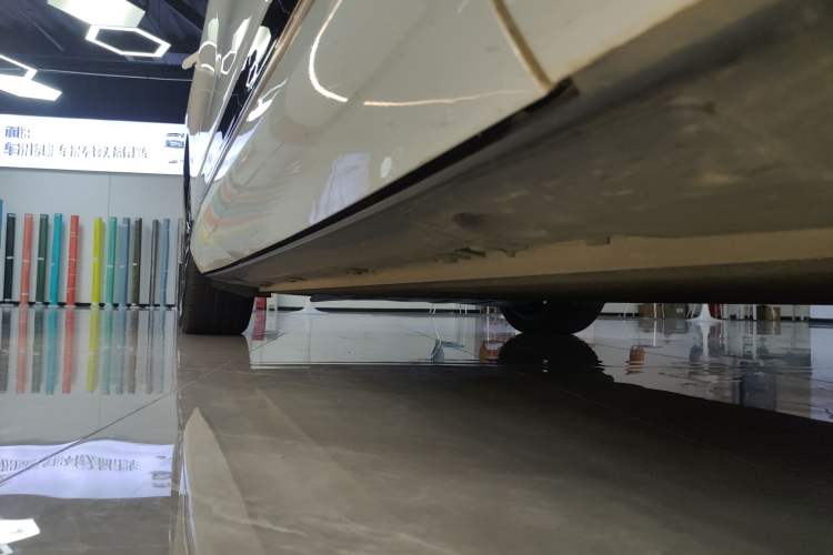 Used XPeng G9 2025 725 with Ultra-Long Range Max Right Side Sill
