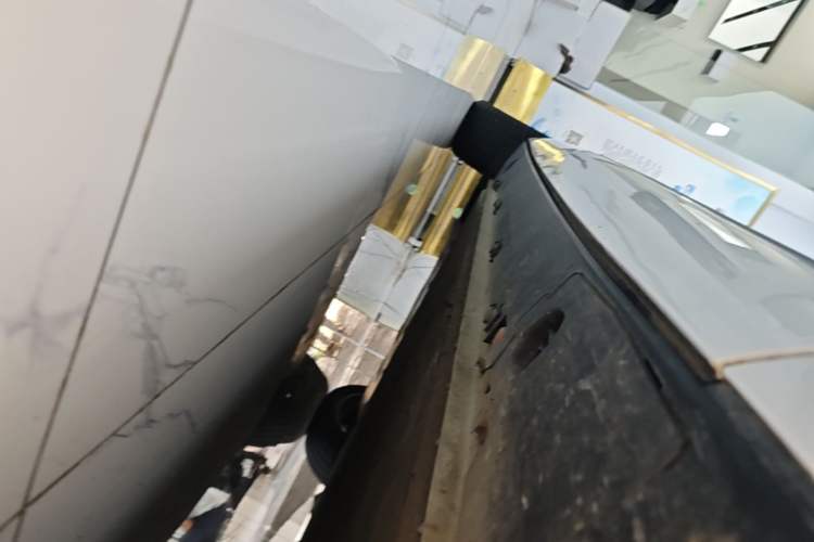 Used XPeng G9 2025 680 Ultra-Long Range All-Wheel Drive Max Right Side Sill