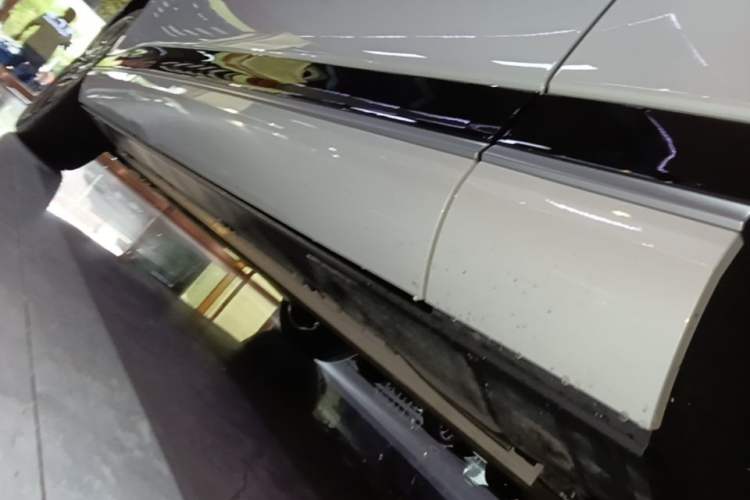 Used XPeng G9 2025 725 with Ultra-Long Range Max Right Side Sill